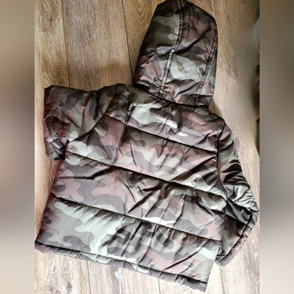 Carter's boys camoflauge puffer jacket with faux fur hood Size 2T - Picture 11 of 13